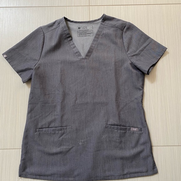FIGS Heather Grey Scrub Set - Picture 1 of 6